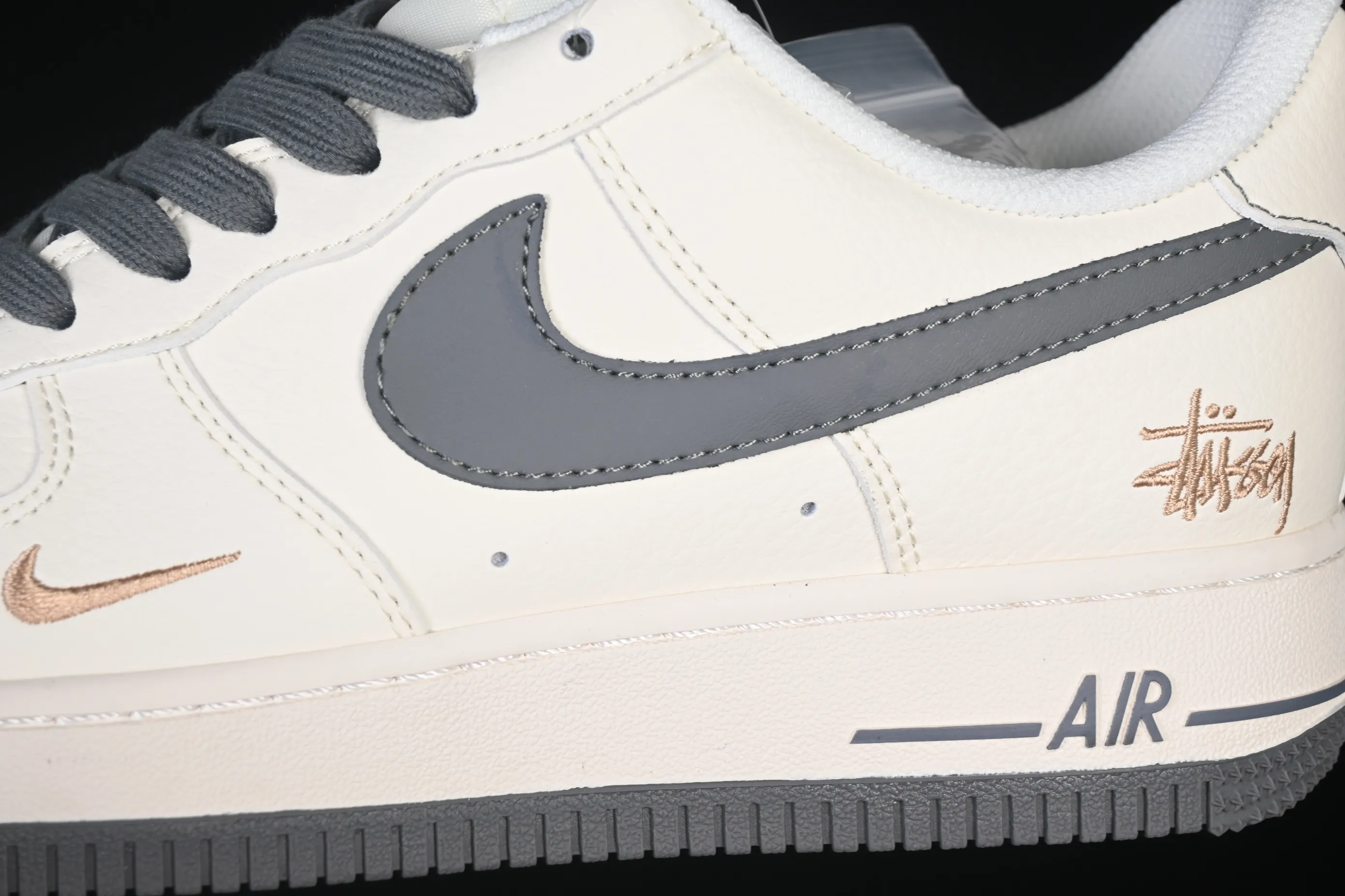 All categories Nk Air Force 1 Air Force series Nk Air Force 1 Low Air Force low-top Nike Air Force 1'07 Low Stusi co-branded rice dark gray gold label Air Force 1 low-top casual sneakers XX3168-223